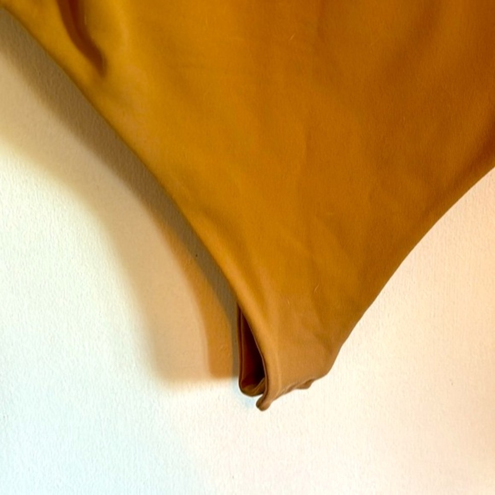 NUUDS | Square neck tank bodysuit *cinnamon* - Picture 4 of 6